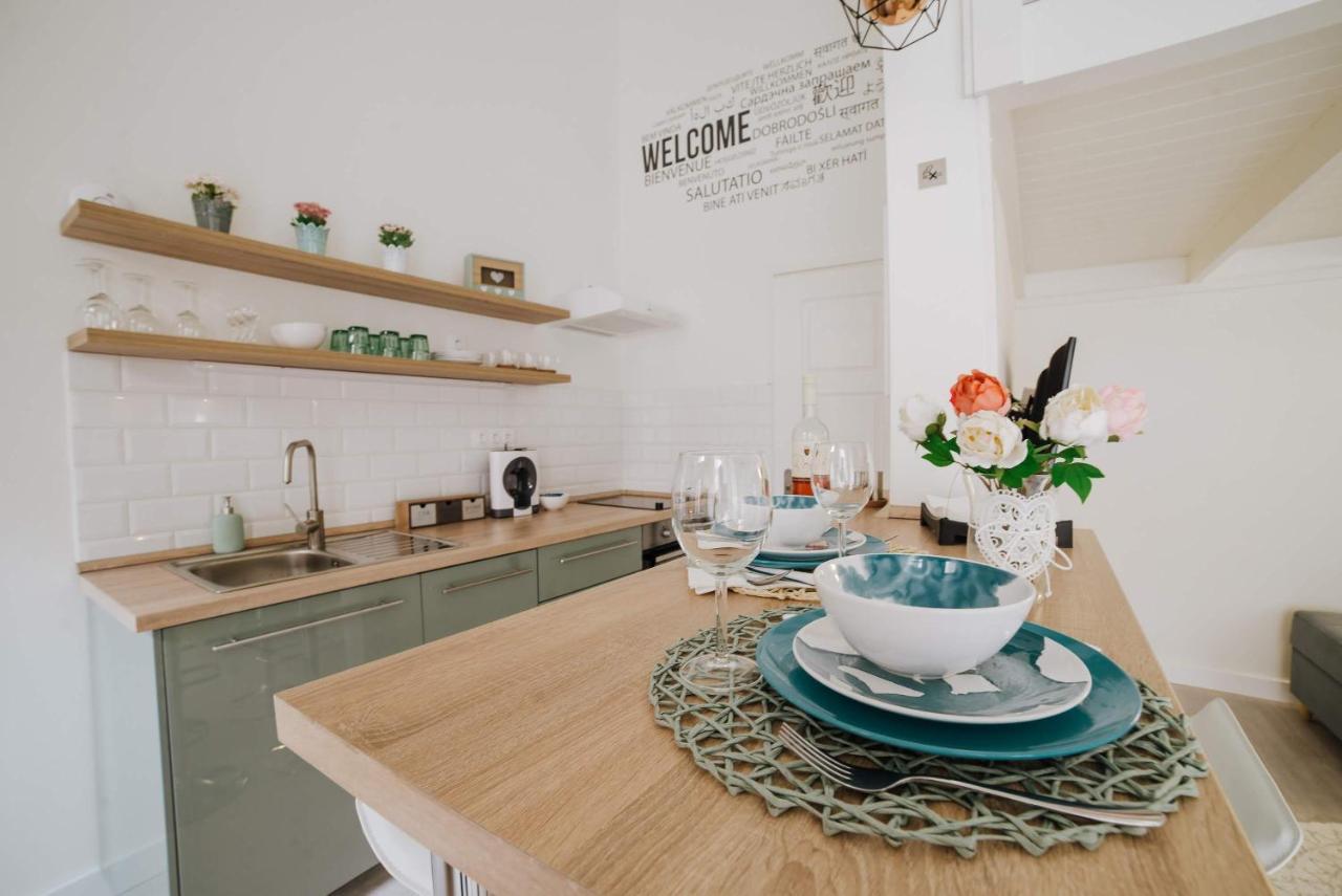 Comfy Apartment At New York Cafe With Aircon Boedapest Buitenkant foto