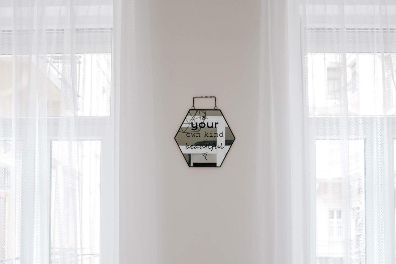 Comfy Apartment At New York Cafe With Aircon Boedapest Buitenkant foto