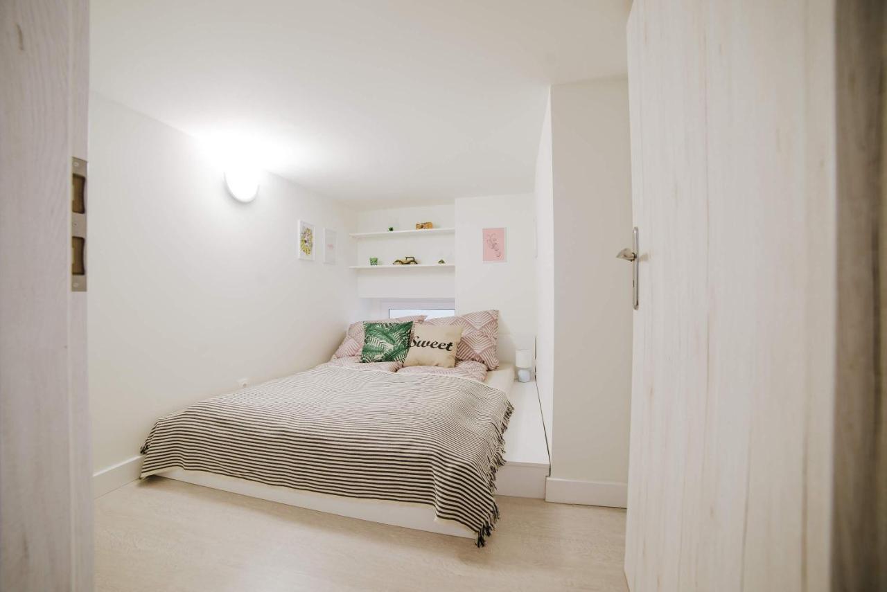 Comfy Apartment At New York Cafe With Aircon Boedapest Buitenkant foto