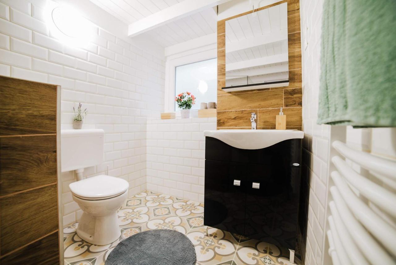 Comfy Apartment At New York Cafe With Aircon Boedapest Buitenkant foto