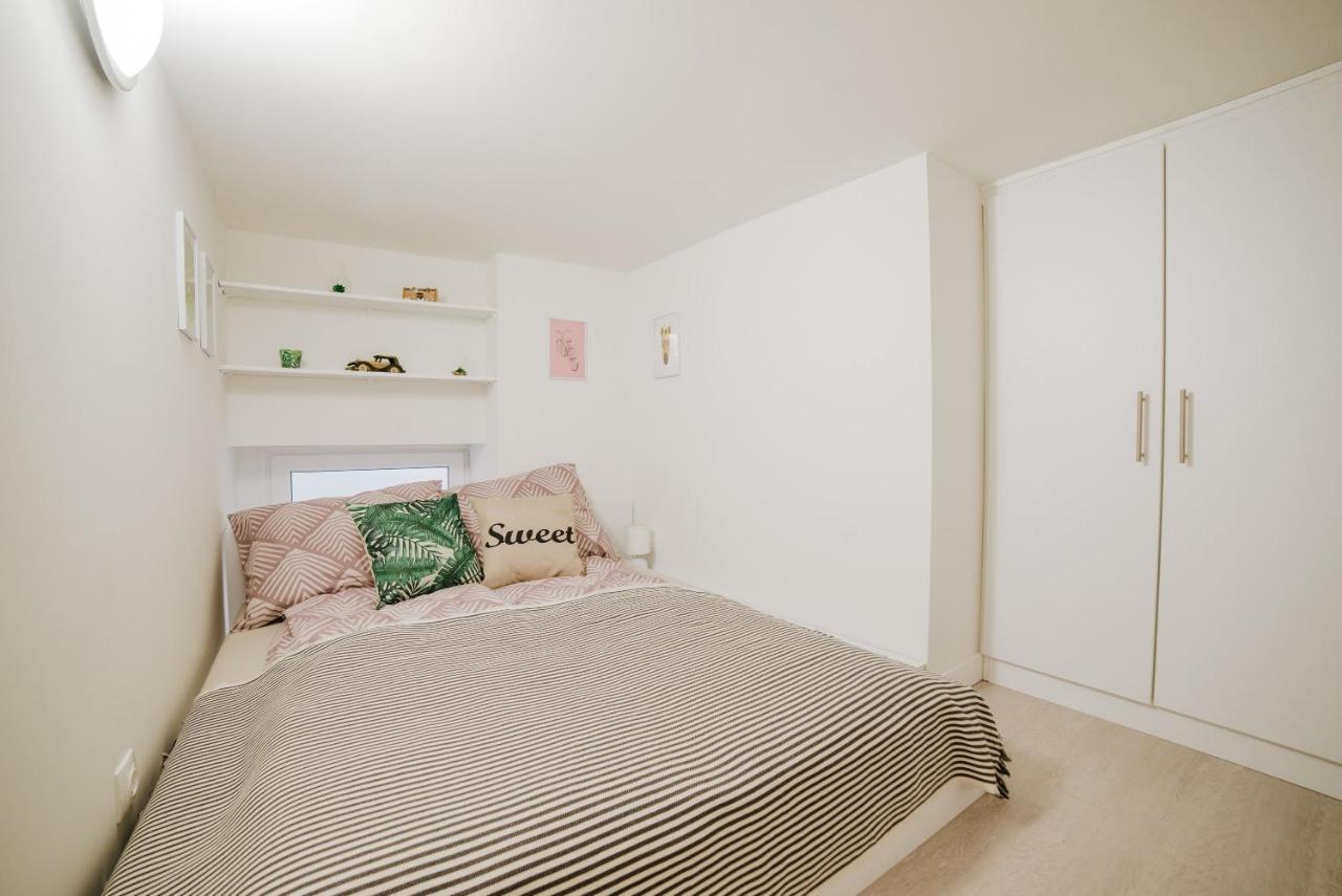 Comfy Apartment At New York Cafe With Aircon Boedapest Buitenkant foto